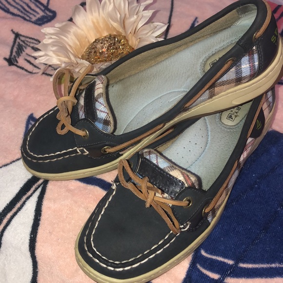 Sperry’s Women’s Angelfish Slip-On Boat Shoes - Picture 2 of 2